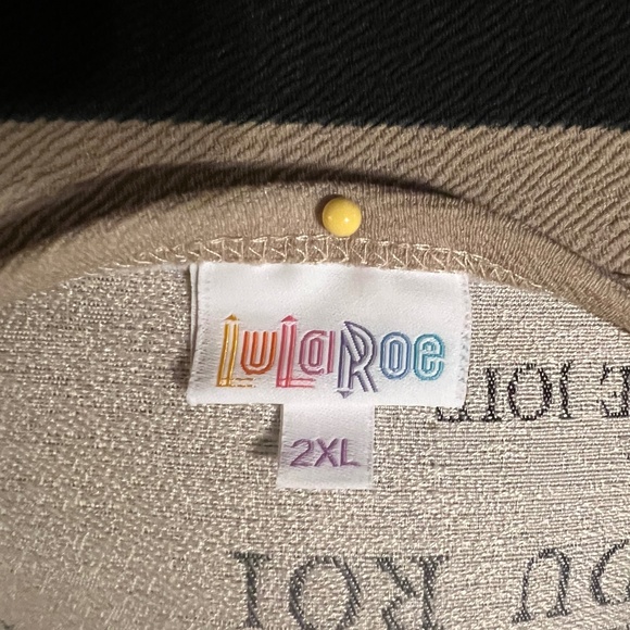 Black and Tan Nicole Lularoe - Picture 4 of 4